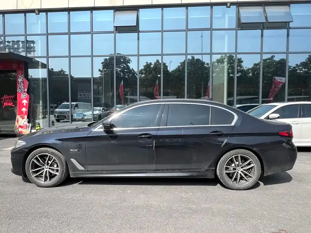 BMW 5 Series New Energy — фото 6