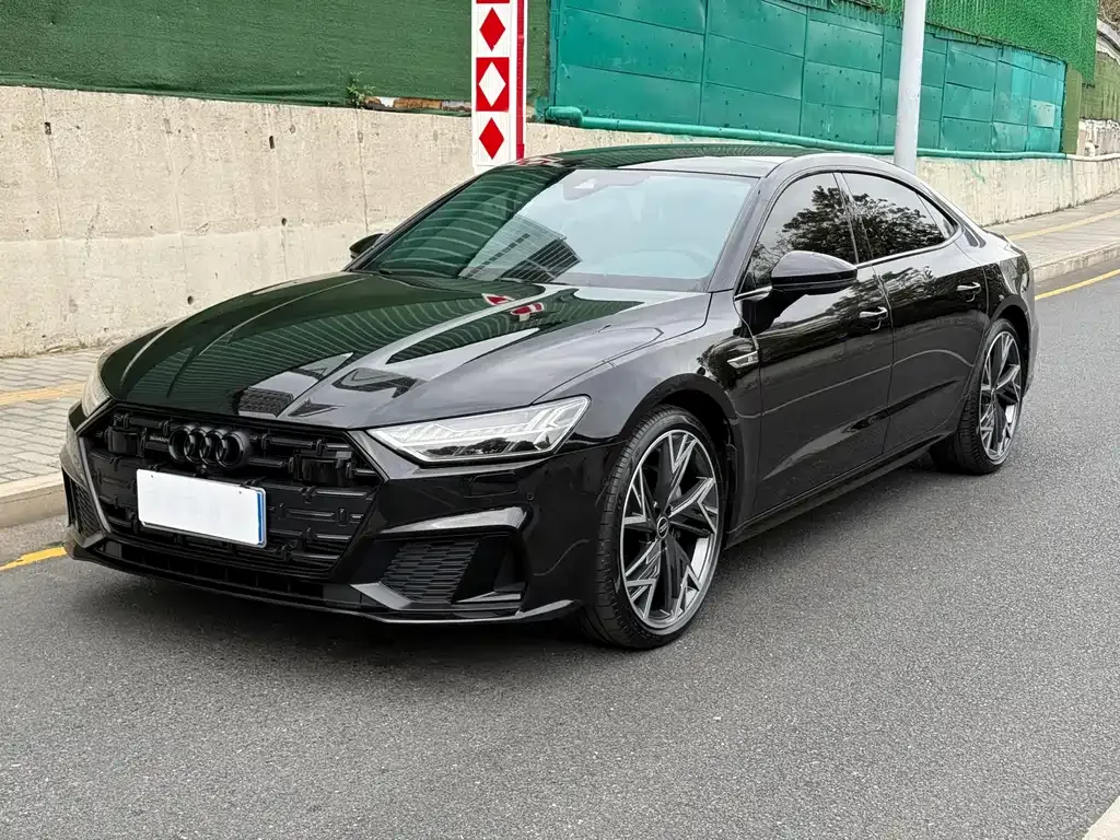 Audi A7L — фото 1