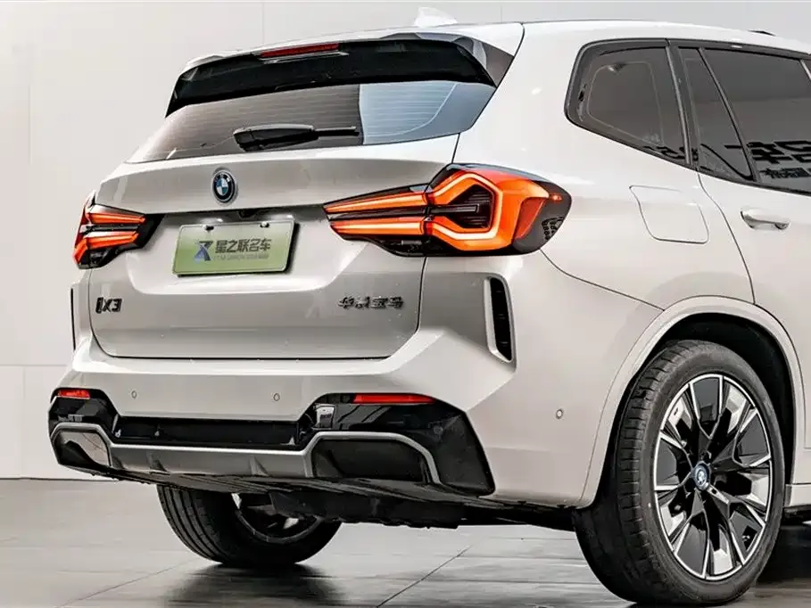 BMW iX3 — фото 5