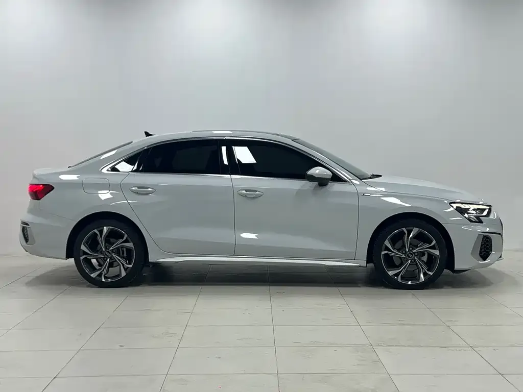 Audi A3 — фото 2