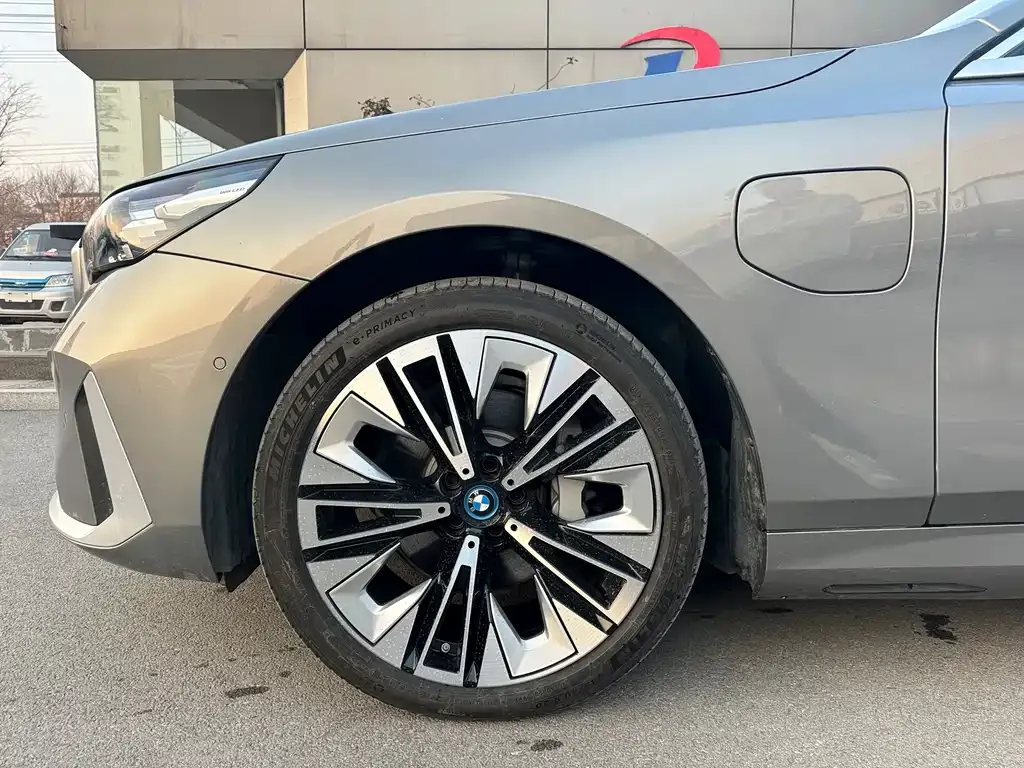 BMW i5 — фото 7