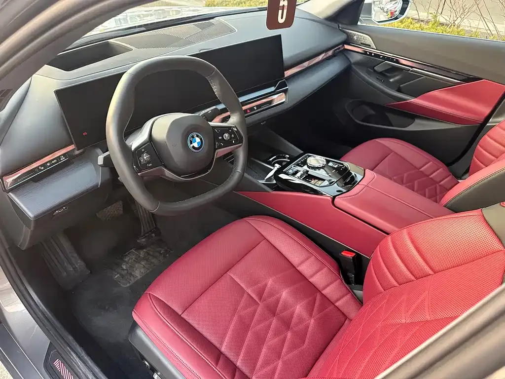BMW i5 — фото 4