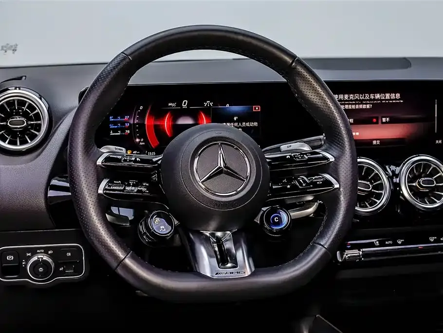 Mercedes-Benz GLA AMG — фото 9