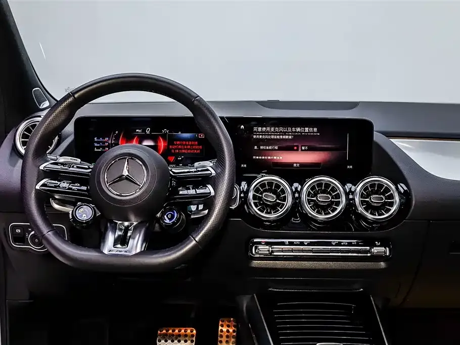Mercedes-Benz GLA AMG — фото 3
