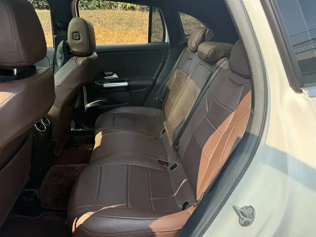 Mercedes-Benz GLA — фото 7