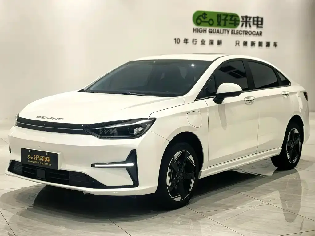 BAIC EU5 Plus — фото 1