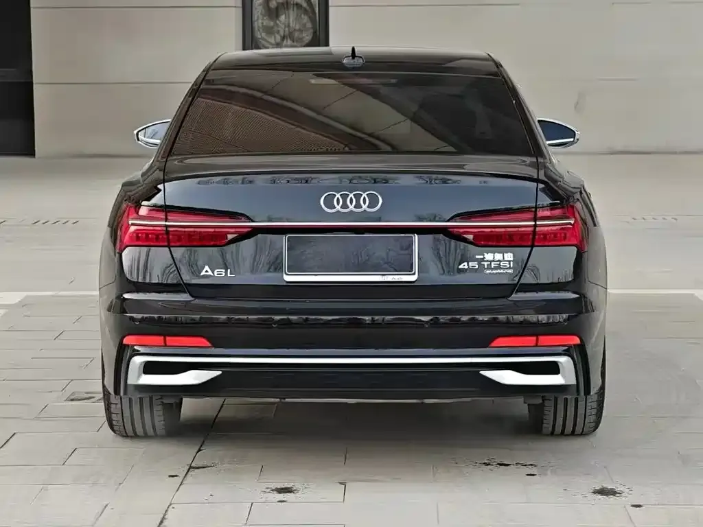Audi A6L — фото 9