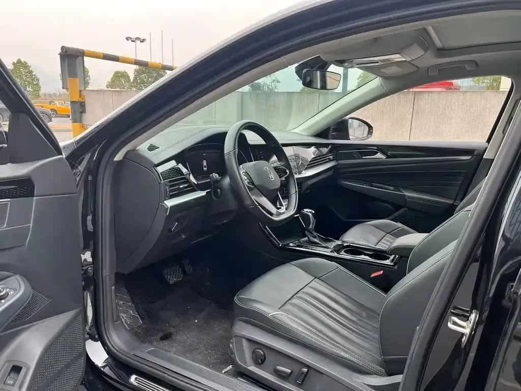 Volkswagen Passat — фото 8