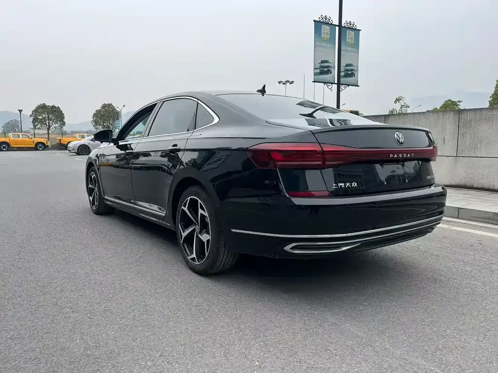 Volkswagen Passat — фото 9
