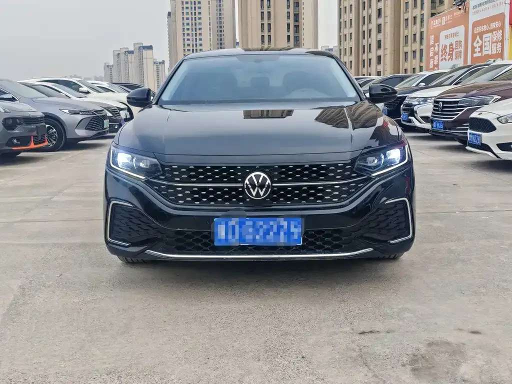 Volkswagen Passat — фото 10