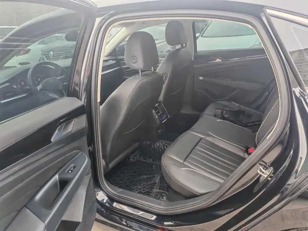Volkswagen Passat — фото 5
