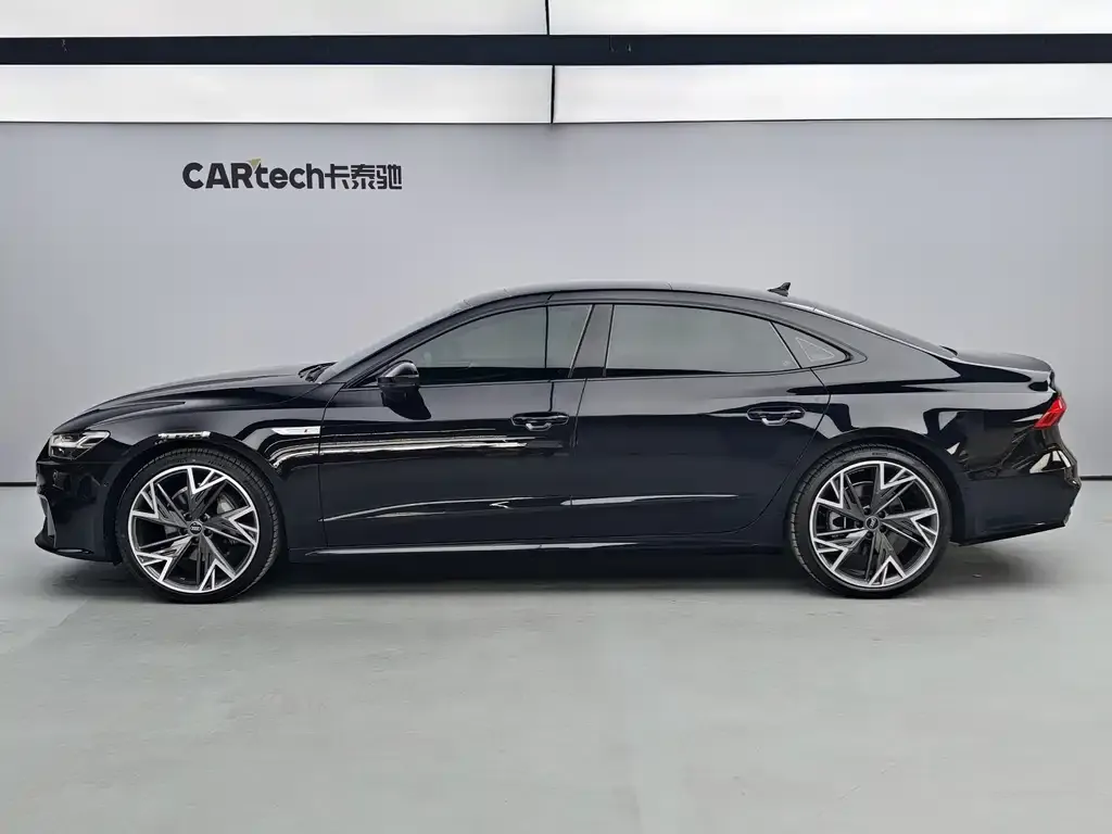 Audi A7L — фото 2