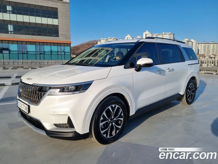 Kia Carnival — фото 1