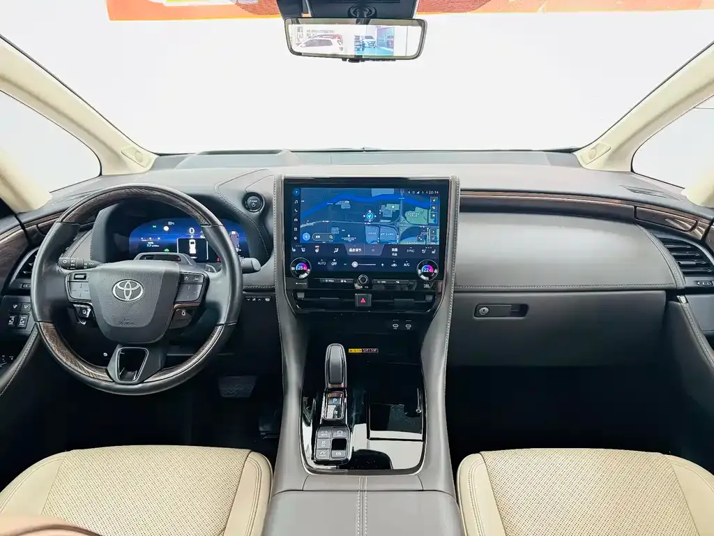 Toyota Alphard — фото 7
