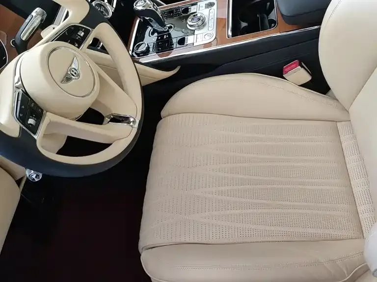 Bentley Flying Spur — фото 2