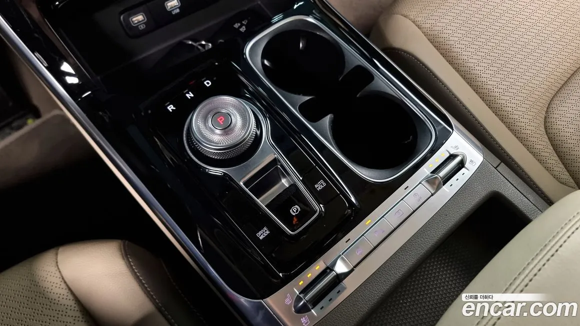 Kia Carnival — фото 10