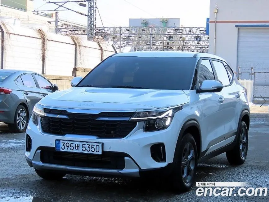 Kia Seltos — фото 7