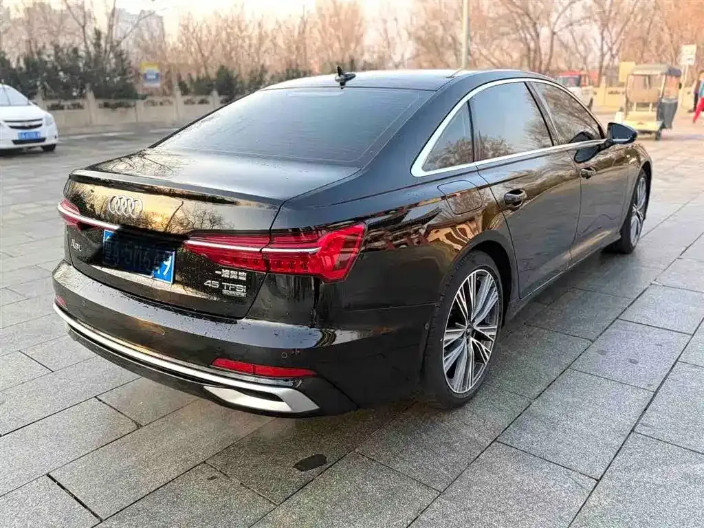 Audi A6L — фото 8