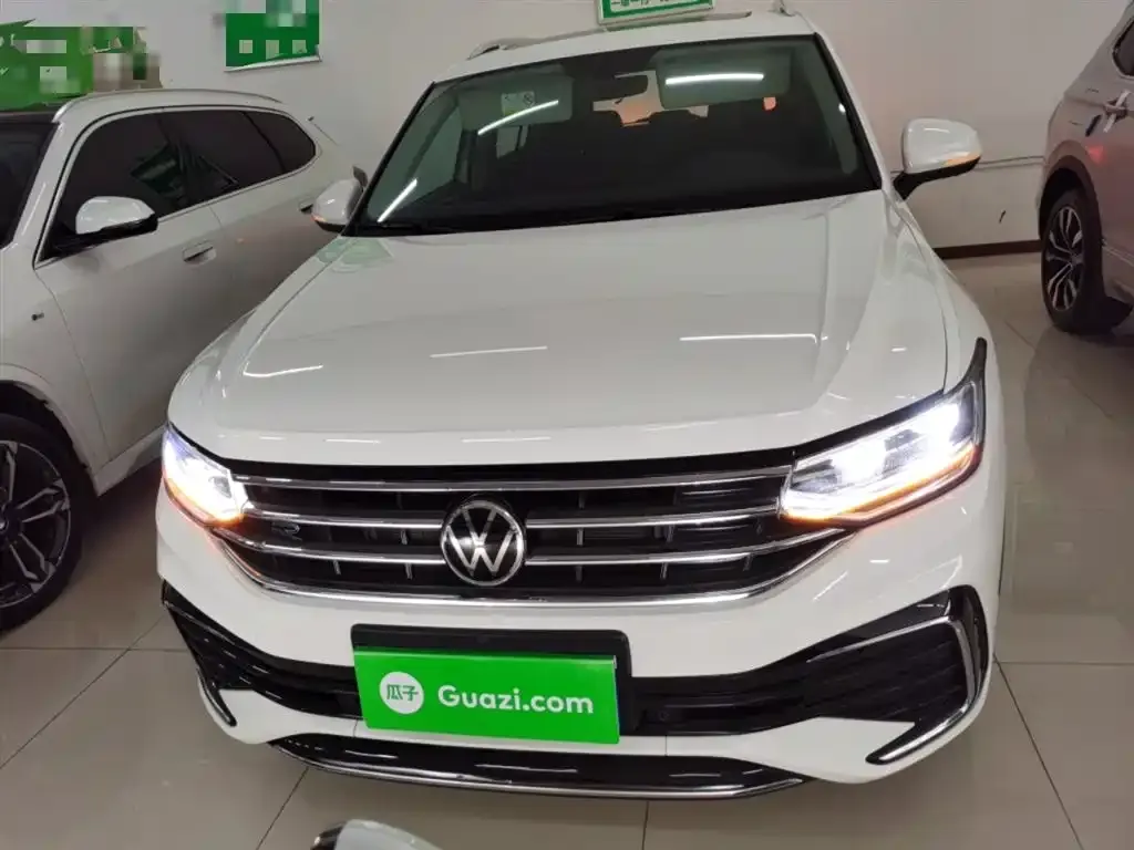 Volkswagen Tiguan L — фото 7