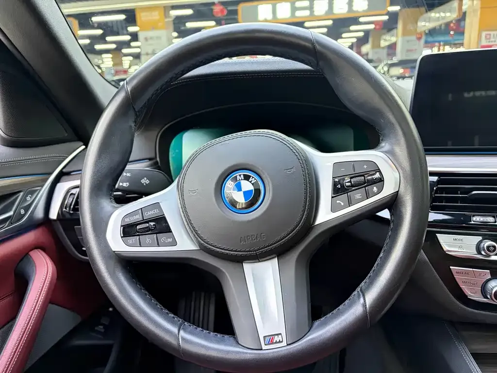 BMW 5 Series New Energy — фото 9