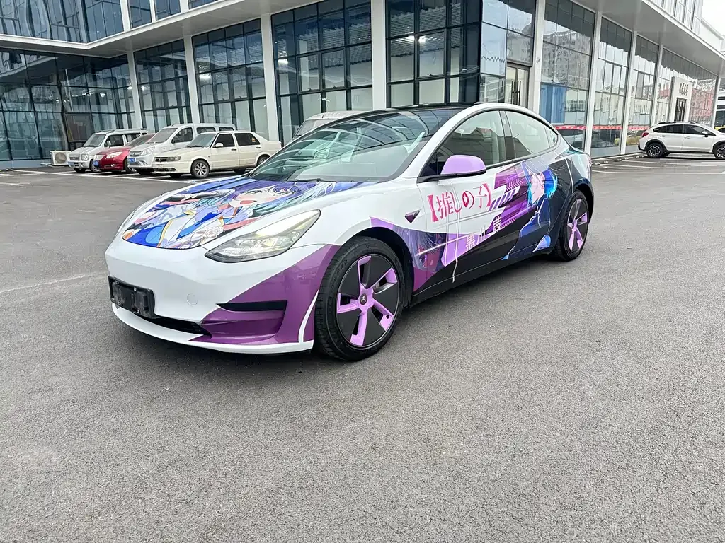 Tesla Model 3 — фото 1