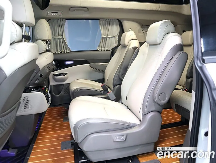 Kia Carnival — фото 10