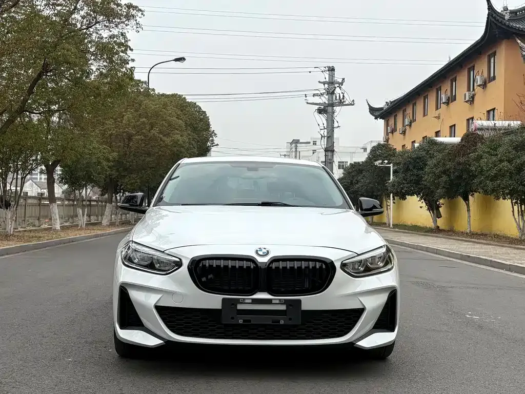 BMW 1 Series — фото 1