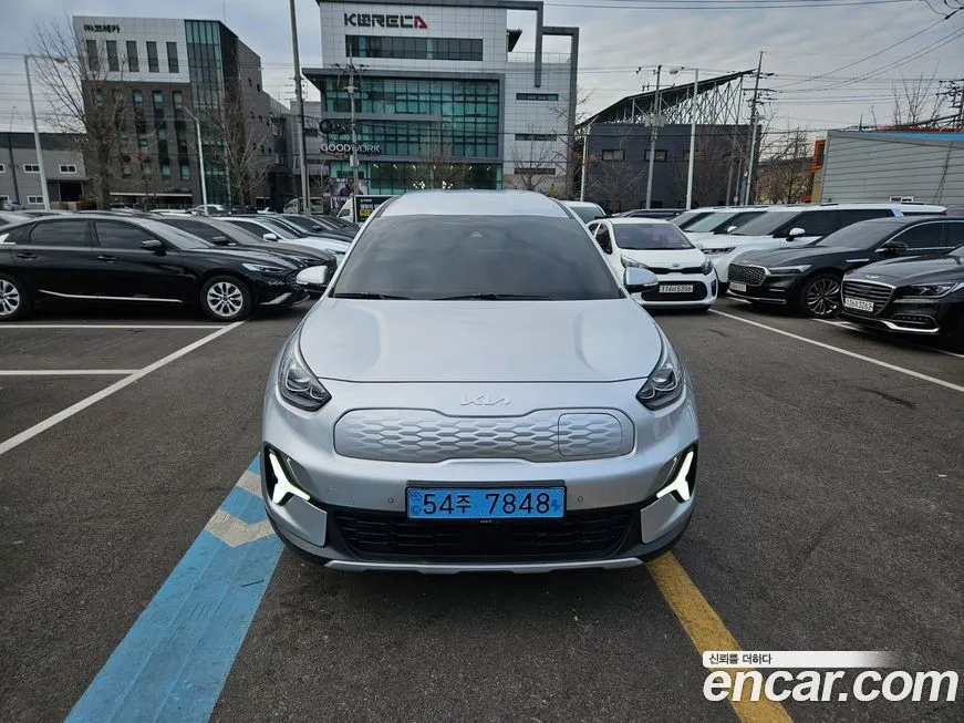 Kia Niro — фото 1
