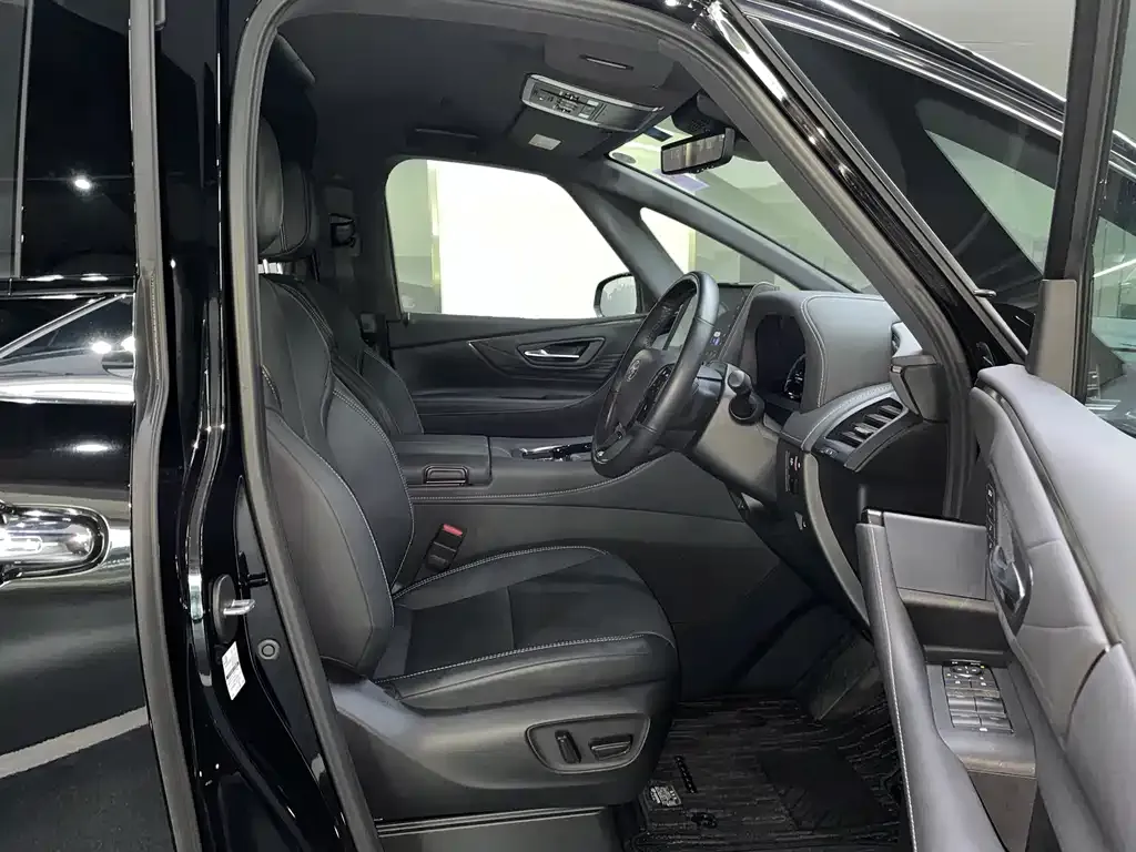Toyota Alphard — фото 7