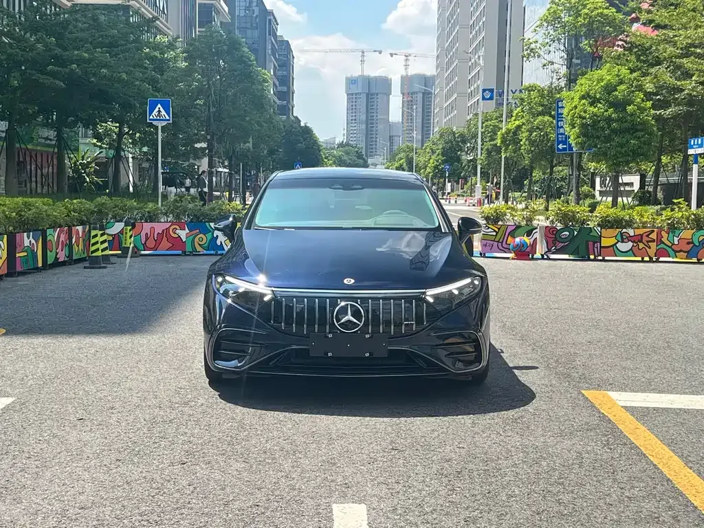 Mercedes-Benz EQS AMG — фото 6