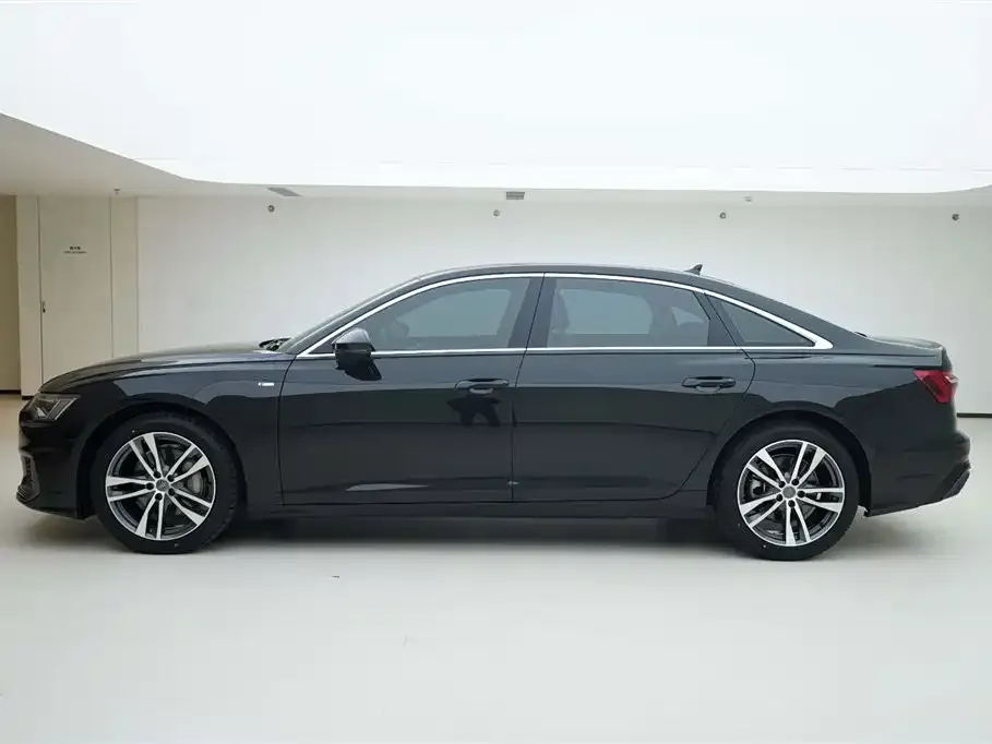Audi A6L — фото 5