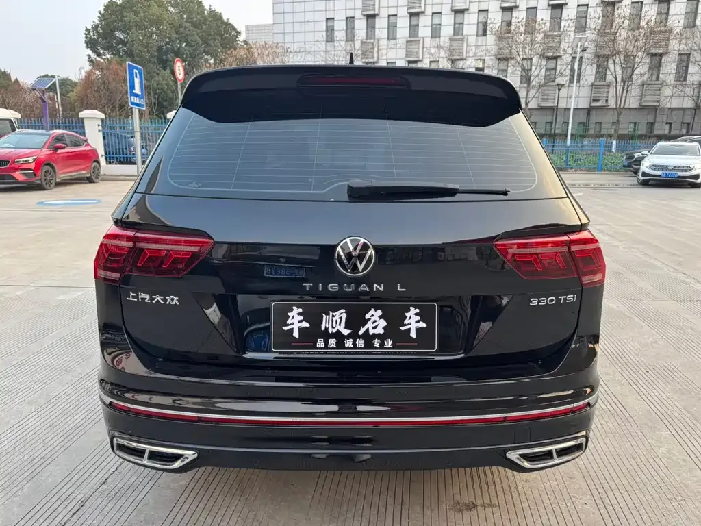 Volkswagen Tiguan L — фото 2