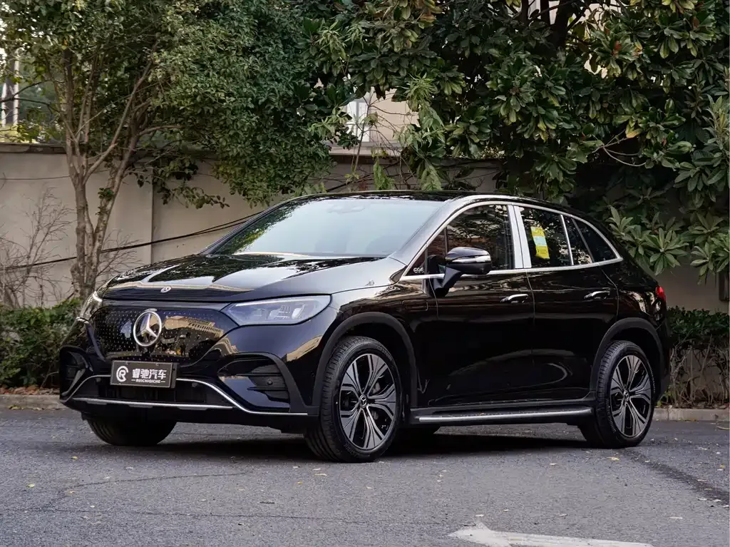 Mercedes-Benz EQE SUV — фото 1