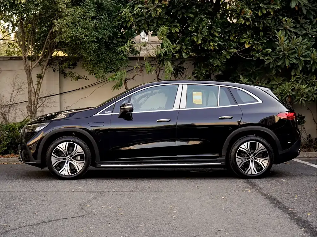Mercedes-Benz EQE SUV — фото 10