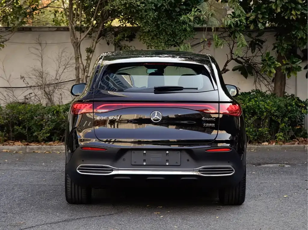 Mercedes-Benz EQE SUV — фото 4