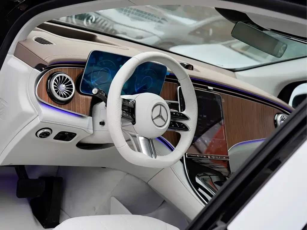 Mercedes-Benz EQE SUV — фото 3