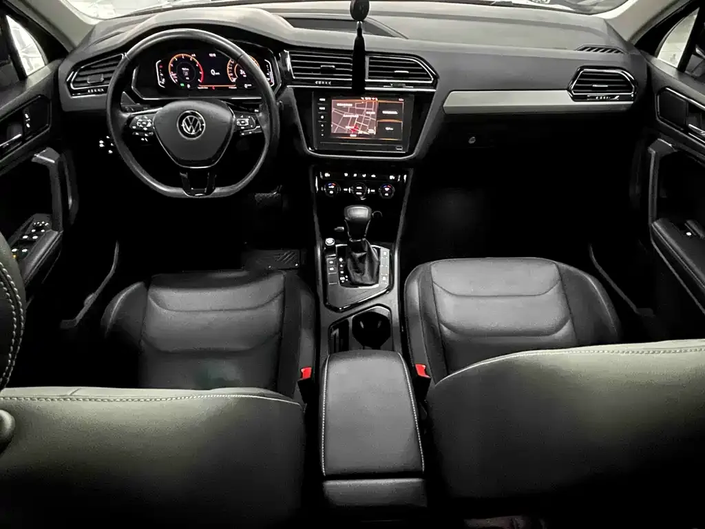 Volkswagen Tiguan L — фото 5