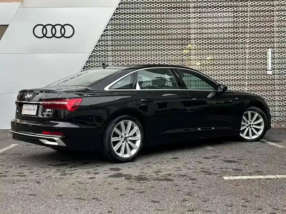 Audi A6L — фото 6