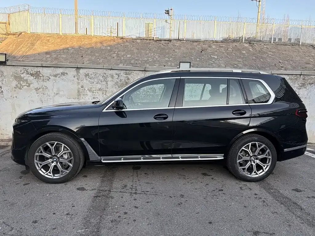 BMW X7 — фото 8