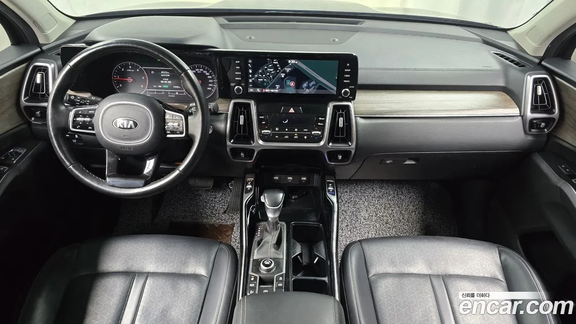 Kia Sorento — фото 10