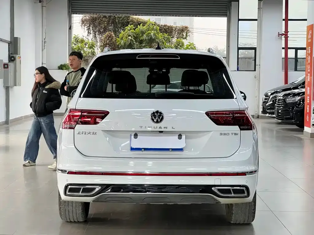 Volkswagen Tiguan L — фото 2