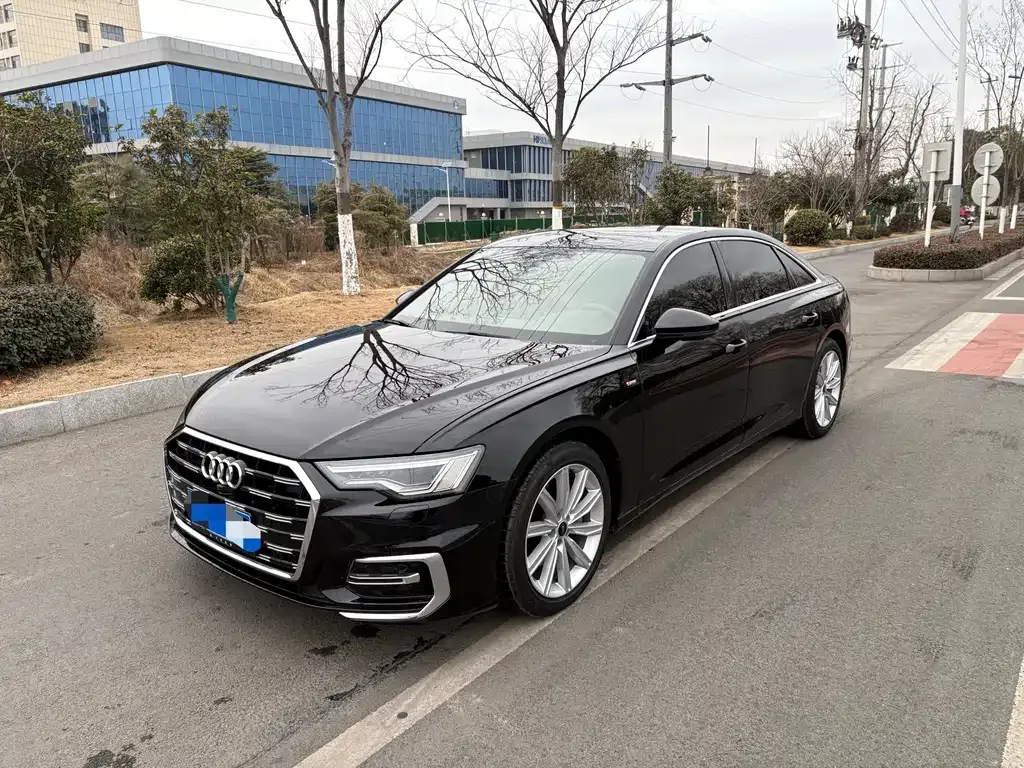 Audi A6L — фото 1