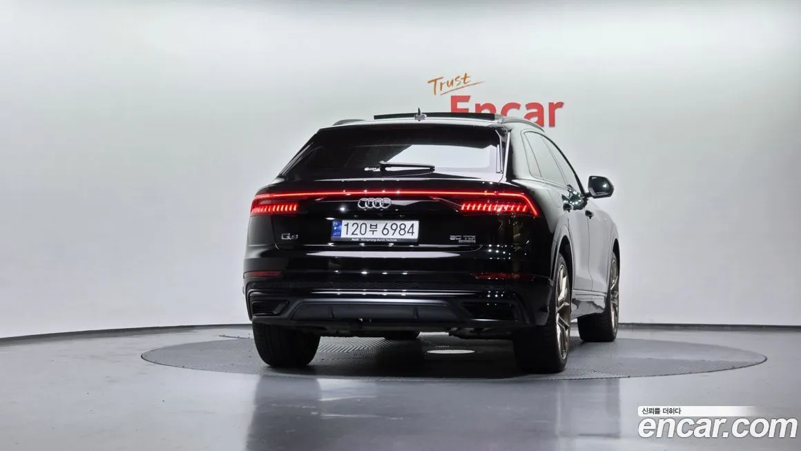 Audi Q8 — фото 4