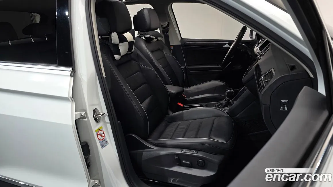 Volkswagen Tiguan — фото 10