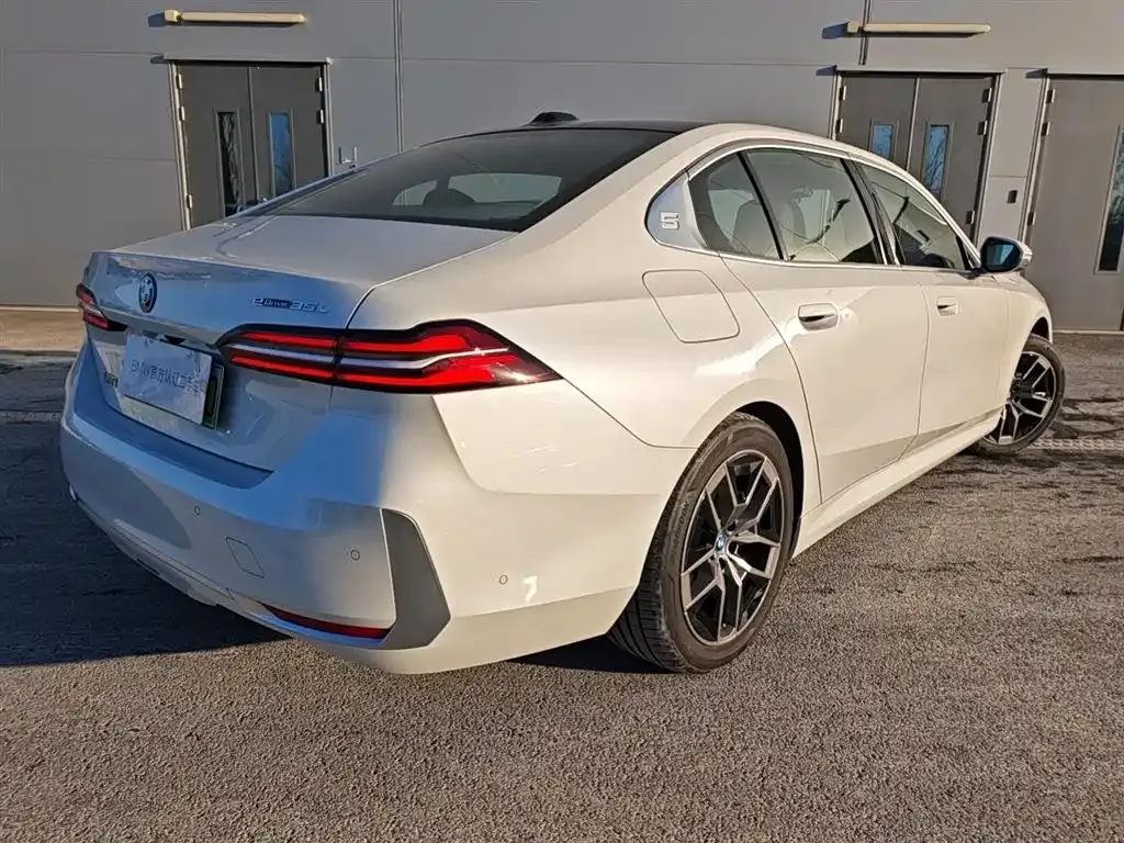 BMW i5 — фото 10