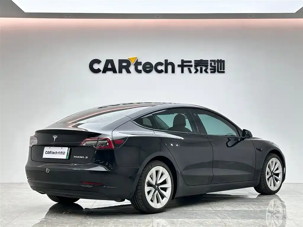 Tesla Model 3 — фото 5