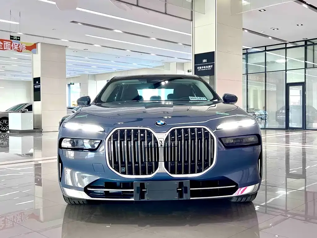 BMW 7 Series — фото 4