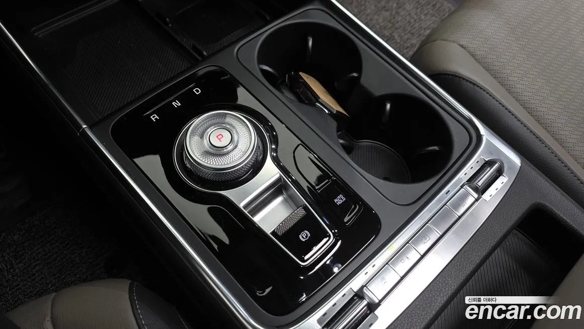Kia Carnival — фото 10