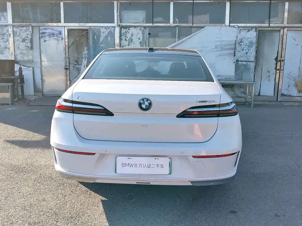 BMW i7 — фото 7