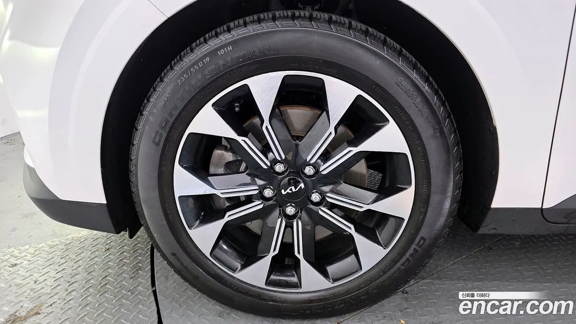 Kia Carnival — фото 10